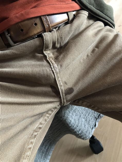 gaysforfans|Jerking my cock and precumming through my pants then。